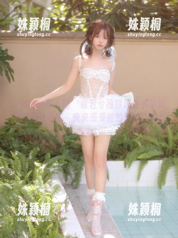 Xiuren秀人网 - 徐若兮独特连体衣写真集火热下载中，快来感受她的时尚能量与魅力！