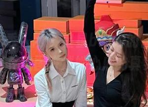 Xiuren秀人网 – 星星baby的白色诗篇：用写真美图讲述她心底的真实故事