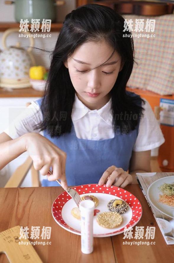 Xiuren秀人网 - 杨紫嫣Cynthia学姐的免费图册爆料，惊艳瞬间全纪录，别不来抢图哦！