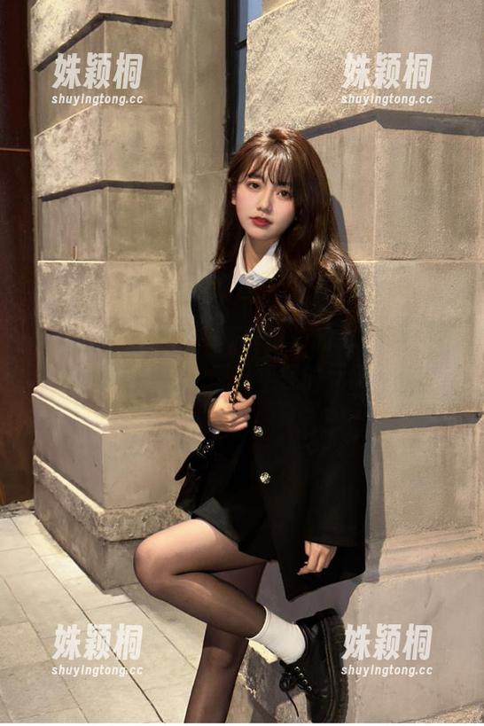 Xiuren秀人网 - 新鲜出炉的林文文少女写真图包下载，感受年轻的无限魅力！