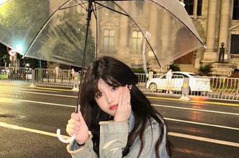 Xiuren秀人网 – 沈蜜桃miko高跟鞋写真：探秘原图图集中流露的自信与优雅