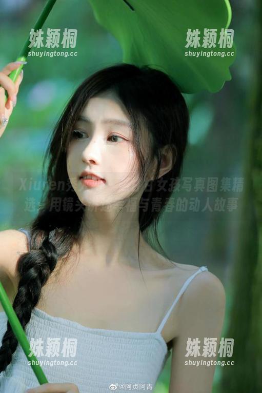 Xiuren秀人网 - 燕甘甘女孩写真图集精选：用镜头讲述幸福与青春的动人故事