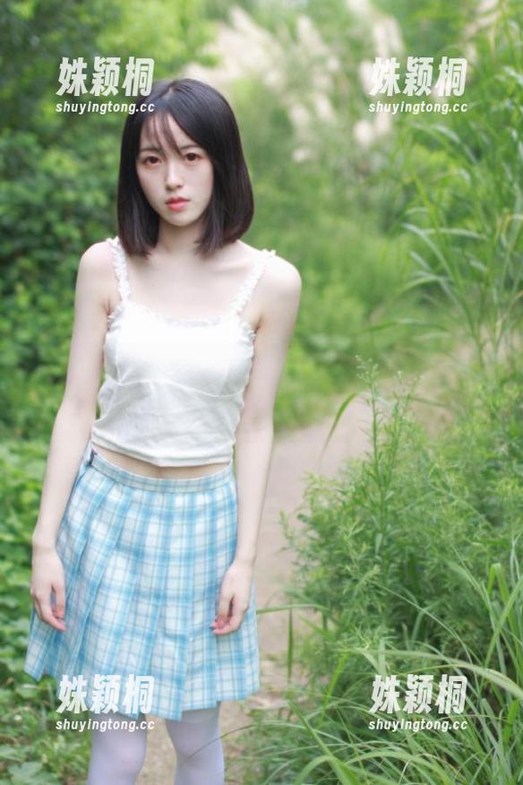 Xiuren秀人网 - 探索王婉悠Queen的天台：定制写真带你走进不一样的视觉盛宴