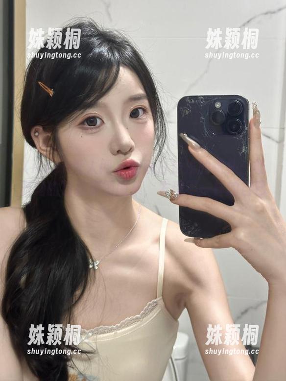 Xiuren秀人网-白浅浅 Xiuren秀人网 - 跟随白浅浅的镜头:畅游她的自拍原图图集,发现不一样的自己!