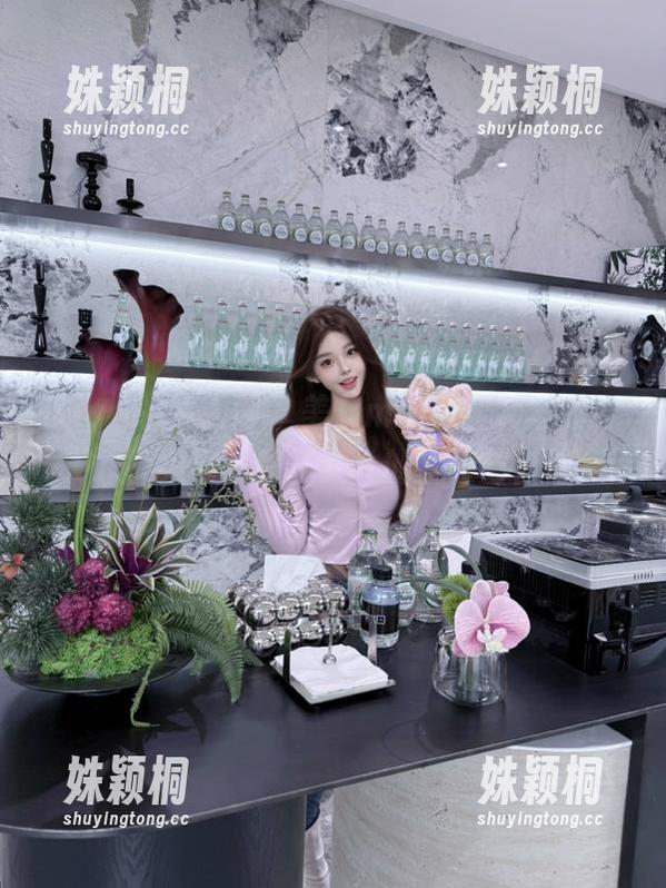 Xiuren秀人网 - 美七mia职业装写真，作品集展现职场女性的优雅与自信