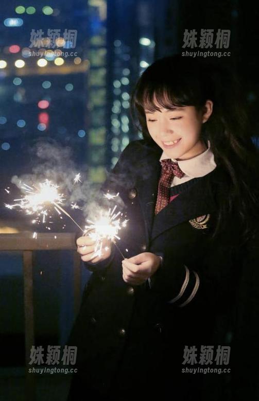Xiuren秀人网 - 欣赏金妍兮的私拍美图，浴缸成了美丽的最佳舞台！