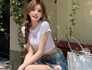 Xiuren秀人网 – 在阿乖Kiddo的镜头下，双人高清写真展现友情的动人瞬间