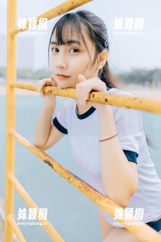 Xiuren秀人网 - 探秘陈芊儿白裙私拍资源，带你感受青春的气息