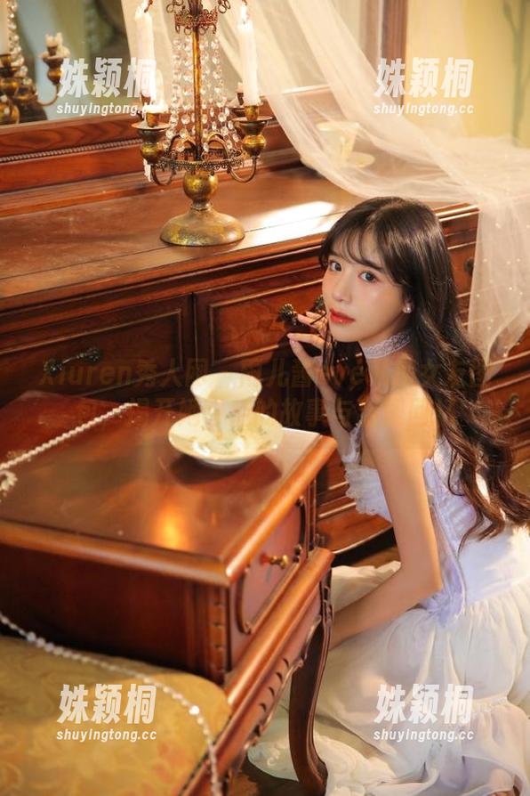 Xiuren秀人网-雨儿酱eve Xiuren秀人网 - 雨儿酱eve私房女友图包,揭开她背后的故事与甜蜜回忆