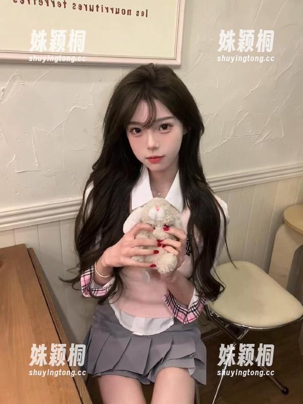 Xiuren秀人网 - 独特风格！顾乔楠私拍套装图集，带你走进她的时尚世界