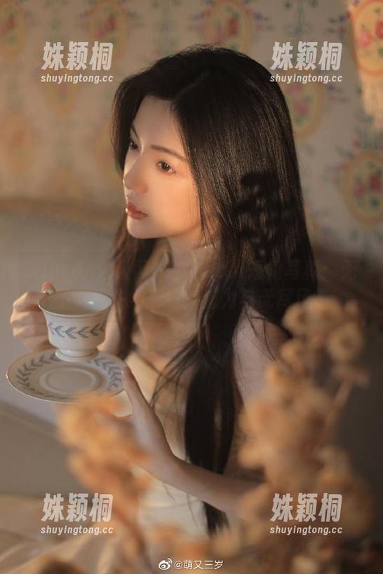 Xiuren秀人网 - 龙籹cool短裙写真：无圣光镜头捕捉独特魅力与无尽风情