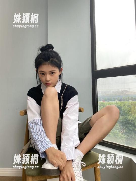 Xiuren秀人网-龙雪儿 Xiuren秀人网 - 探秘龙雪儿的私拍吊带图包,感受每一张的个性与魅力