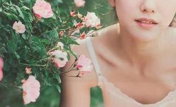 享受高清照片带来的视觉盛宴：Yebin(전예빈)浴缸中的优雅瞬间