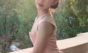 YouMi尤蜜荟 – 探索宋梓诺Bee自拍艺术之美，尽在她的独特图库作品中