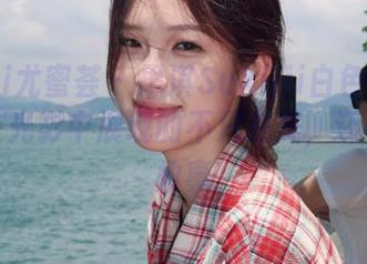 YouMi尤蜜荟 – 思淇Sukiiii白色写真套图：在光影中展现的不只是美，还有她的故事