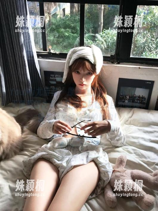 YouMi尤蜜荟-玥儿玥er YouMi尤蜜荟 - 撩拨心弦的“玥儿玥er”天使原创合集,甜美图片让人目不暇接,快来感受这独特的魅力!