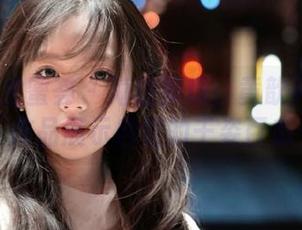 YouMi尤蜜荟 – 海边梦境：黄歆苑的写真作品展示自然的千姿百态