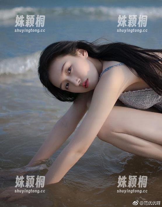 beautyleg-Zoey beautyleg - 甜美与优雅并存,Zoey制服美图图集尽情展示女性魅力