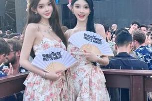 beautyleg – 小雪空姐高颜值美图合集：空姐的魅力像飞机上免费的气泡水，越喝越上瘾！