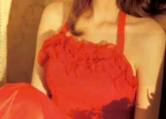 beautyleg – 简晓育在浴缸中的诗意：别致写真和清晰原图的完美展示