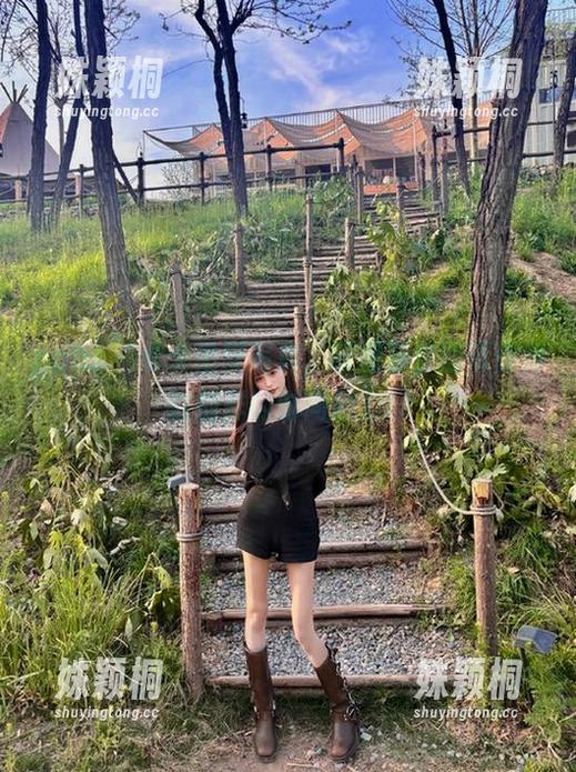 pans - 卡卡吊带写真，原图与套图带你体验别样的时尚魅力！