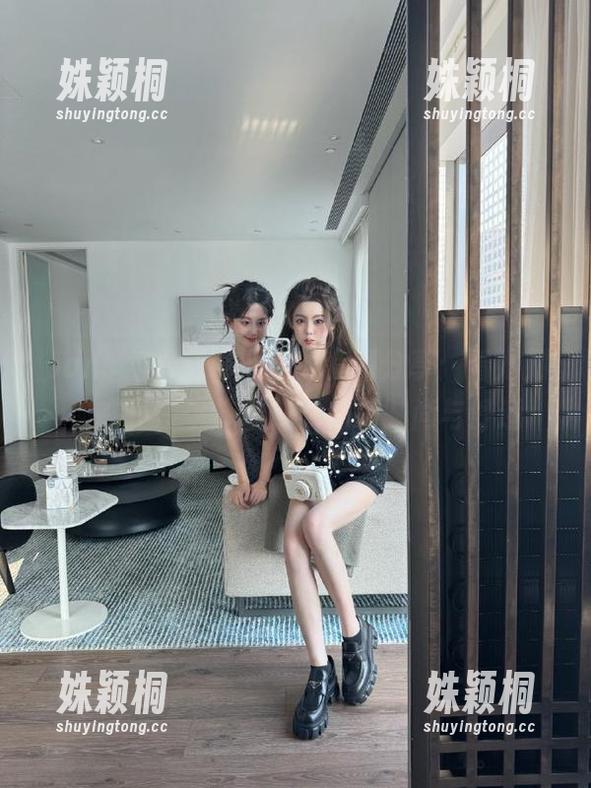 pans - 最新可儿毛衣套图分享：看她如何在寒冷季节里依然保持时尚与舒适