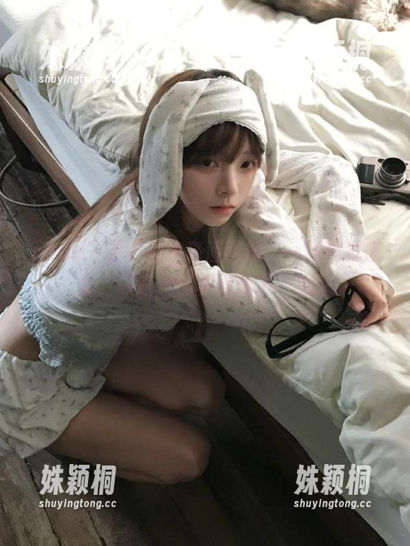 pans - 英英白丝高清图册：一场视觉盛宴，领略她的非凡魅力与风采