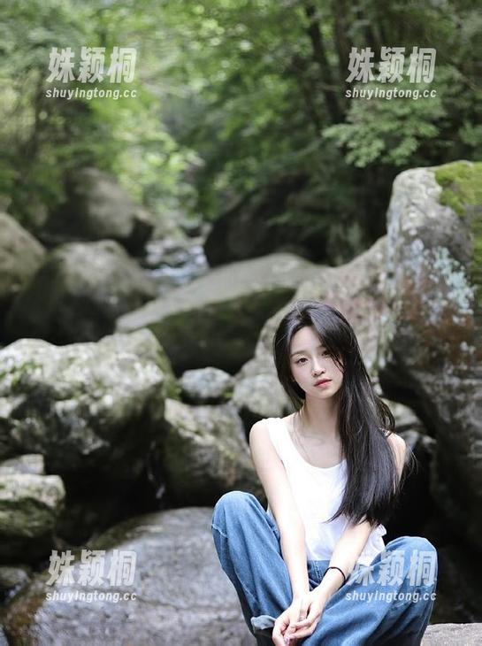 pans - 饭团女孩的私房摄影原图，展示她青春靓丽的气息与鲜明个性，等你欣赏！