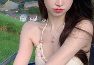 partycat轰趴猫 – Ellie艾栗栗这组粉色写真合集，带你领略她独特的时尚观点与艺术气息