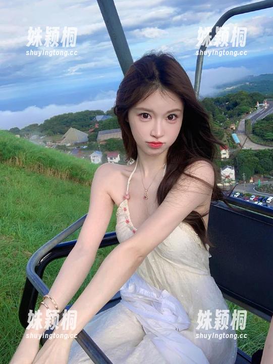 partycat轰趴猫 - Ellie艾栗栗这组粉色写真合集，带你领略她独特的时尚观点与艺术气息