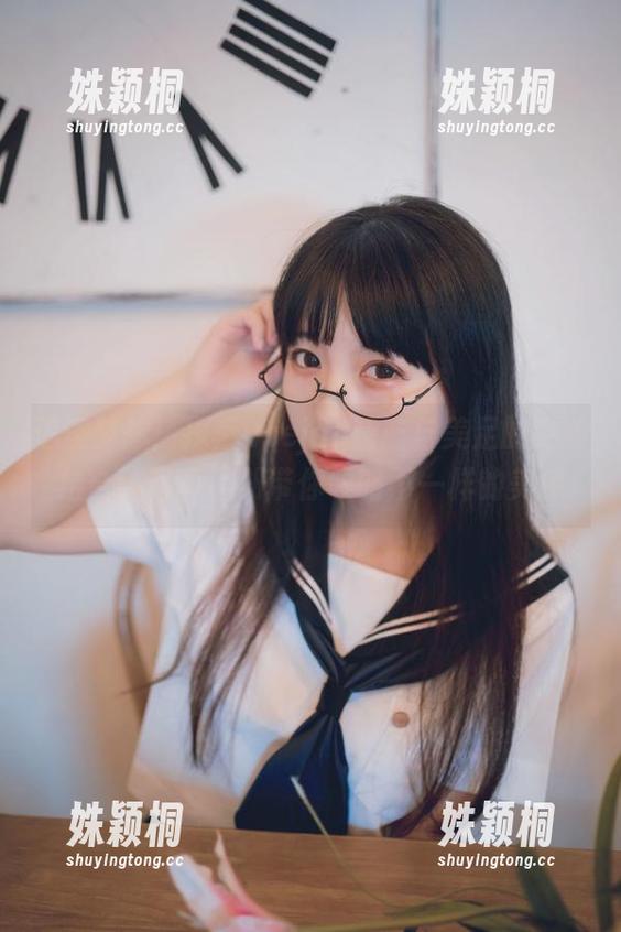 usejan蓝蓝 追逐梦想:探索usejan蓝蓝与美足的完美结合,写真图册带你领略不一样的美感