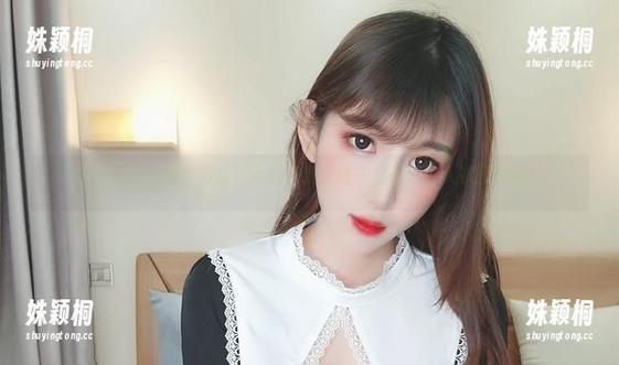 在女仆黑丝的世界里，w黑米粥w的美图写真令人欲罢不能！