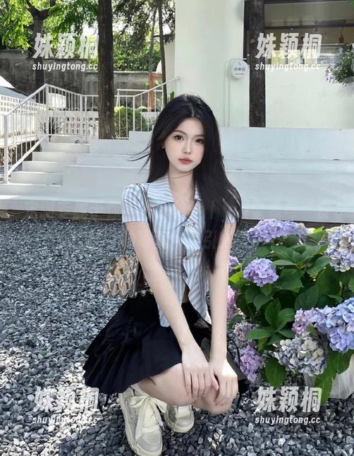 定制专属于你的艺术体验丨yui金鱼与“食铁兽”的写真作品引人入胜！