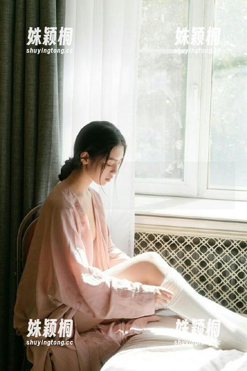 发现美的瞬间：けん研(けんけん)的MonochromeZipper套图视觉盛宴