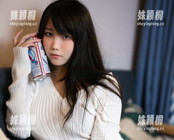 一智智 一智智与她的时尚之旅:发现“姐姐的牛仔裤”图集资源的灵感