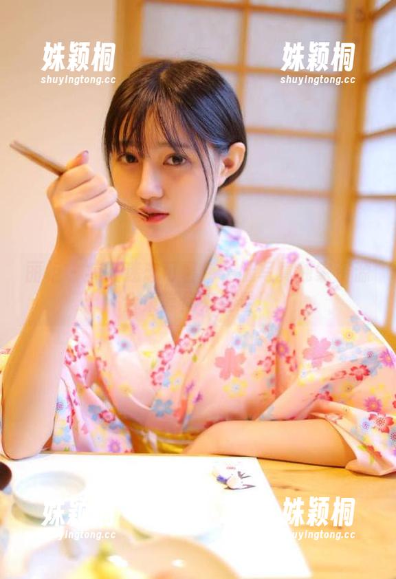 丽柜 - 疯狂迷恋可馨！长腿写真独家资源合集等你来查看！