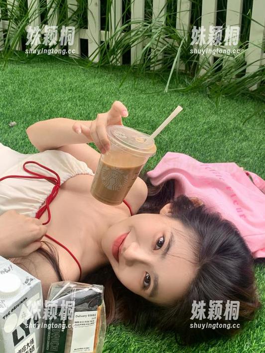 丽柜 - 走进文欣的豹纹写真世界：独特图库展现时尚魅力