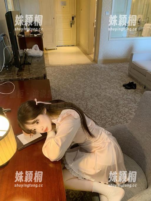 丽柜 - 谁说护士不能性感？王欣竹の精致写真图包等你来捧！