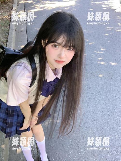 丽柜 - 追随琳达的步伐，发现剧情中的私拍秘密资源！