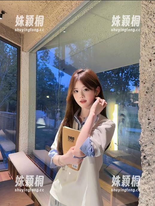 你文茜 微密圈 - 你文茜居家写真合集,领略温馨、优雅与时尚的完美套图