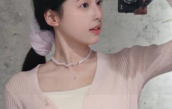 克拉女神 – 天台小芹，作品满天飞！这套图让你发现，原来天台上还有这么多搞笑元素等待挖掘！