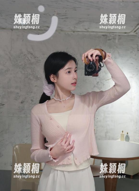 克拉女神-小芹 克拉女神 - 天台小芹,作品满天飞!这套图让你发现,原来天台上还有这么多搞笑元素等待挖掘!
