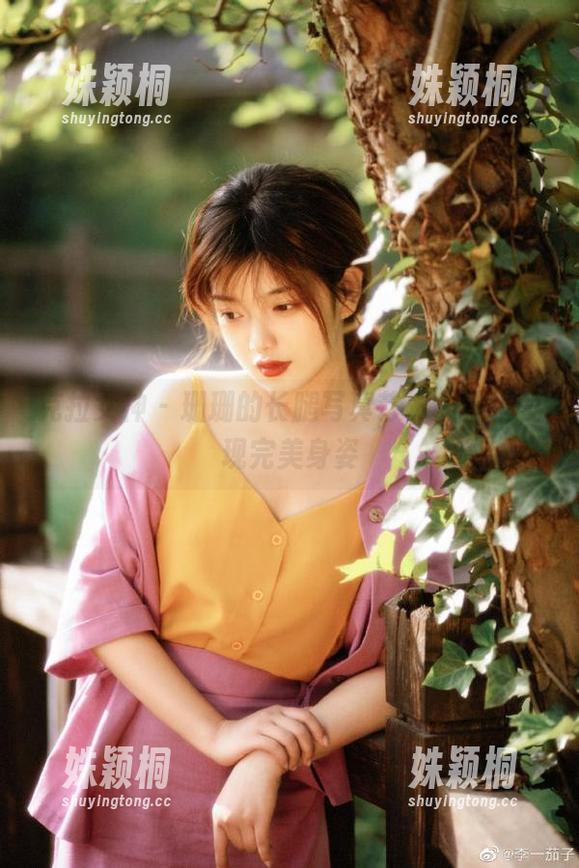 克拉女神-珊珊 克拉女神 - 珊珊的长腿写真艺术,壁纸呈现完美身姿