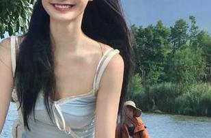 克拉女神 – 舒彤礼服写真，让每一张壁纸都成为你桌面的艺术品