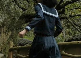 克拉女神 – 静宜呈现的紫色云彩写真，带你领略梦幻般的绝美图片