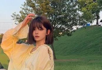 黄昏里的JK写真更新，兔玩映画带你探索青春的每一分每一秒