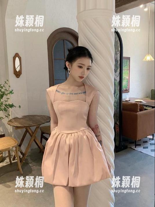 兔玩映画 兔玩映画最新写真图集:去游泳,尽享水中乐趣与清新气息!