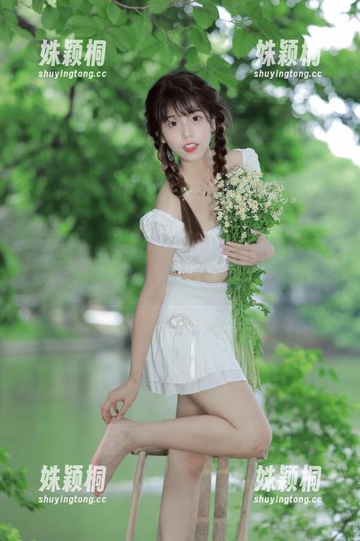 在无圣光的梦幻旅程中，兔玩映画呈现纯白修女的迷人套图！