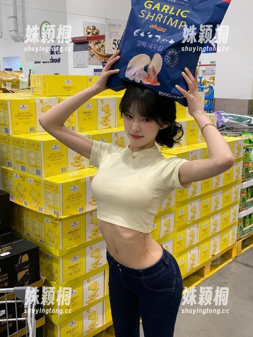 凉凉子携Gneisenau(AzurLane)闯荡图库，搞笑写真让你开怀大笑不止！