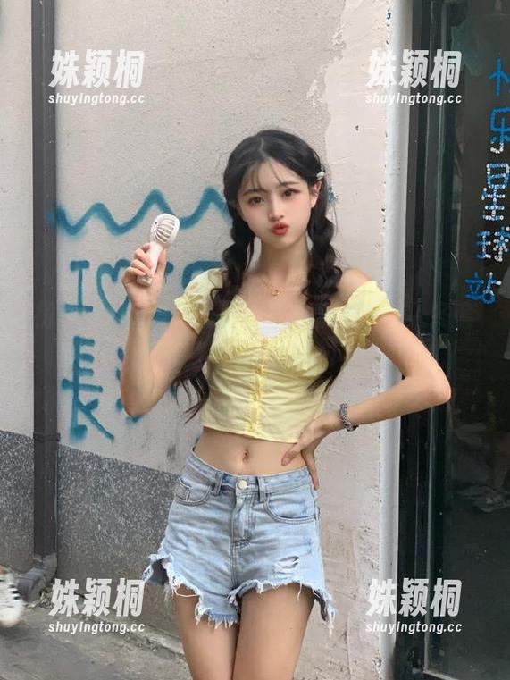 初夏女神-点点 初夏女神 - 点点的冬季灵感:定制入冬套装作品,尽显个性风格